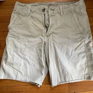 American Eagle khaki Cut Offs Mens Size 33